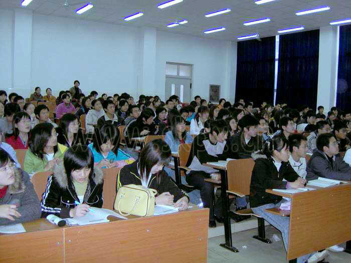 学校阶梯教室